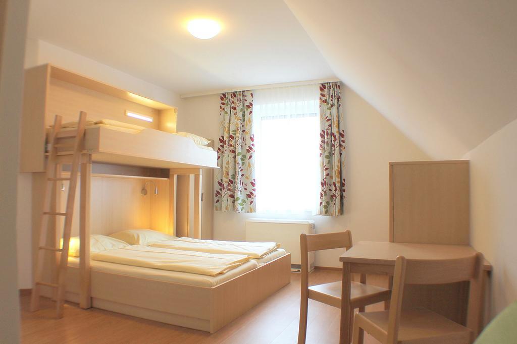Jugendgaestehaus Auberge de jeunesse *